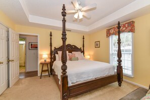 3 bedrooms, iron/ironing board, WiFi, bed sheets