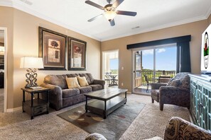 Een smart-tv en een dvd-speler