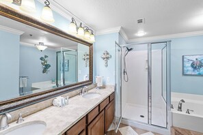 Towels - Ariel Dunes I 910 - Gulf View Condo, Heated Community Pool, Onsite Dining! (Miramar Beach)