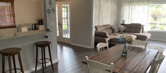 🛶🛥️WATERFRONT RIVER HOME FREE KYACKS! GULF ACCESS, FLOATING DOCK PETS WELCOME🐩🐈