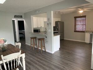Interior - 🛶🛥️WATERFRONT RIVER HOME FREE KYACKS! GULF ACCESS DOCK. PETS OK WITH FEE🐕🐈❤️❤️ (New Port Richey)