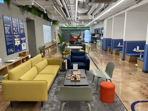 Lobby sitting area - KT&G Sangsang Madang Busan Stay - Hostel (Busan)