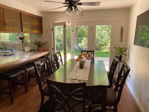 Dining - The Fairy Stream 's House (Three Rivers)