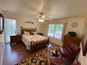 3 slaapkamers, een kluis op de kamer, een strijkplank/strijkijzer