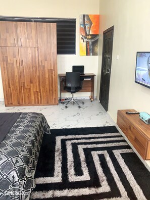1 bedroom, in-room safe, iron/ironing board, WiFi - Affordable Luxury Service Apartment in Victoria Island (Lagos)