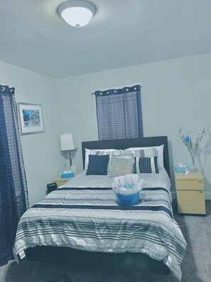 3 chambres, fer et planche à repasser, lit de bébé portatif