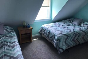 2 bedrooms, iron/ironing board, WiFi - Ocean and Bay views, 3 upper decks, recently renovated, close to ACME. (Long Beach Township)