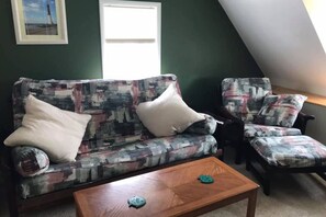 TV, DVD player - Ocean and Bay views, 3 upper decks, recently renovated, close to ACME. (Long Beach Township)