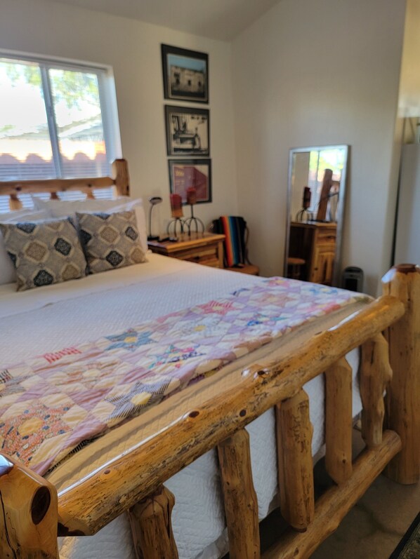 1 habitación, tabla de planchar con plancha, wifi gratis y ropa de cama 