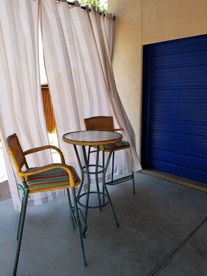 Outdoor dining - Arizona Guesthouse Midtown w private patio & yard (Tucson)