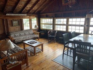 Smart TV, fireplace, DVD player