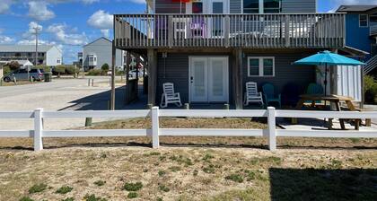 Newly remodeled &100 steps to the beach access. Very clean and close to beach.
