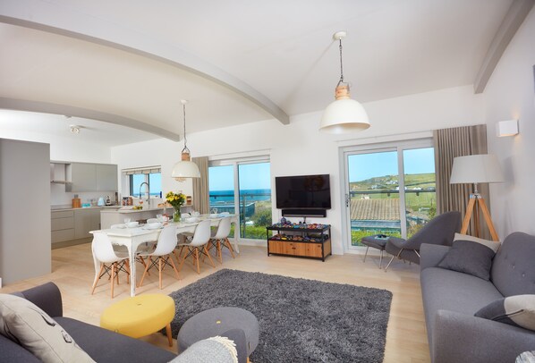 Smart TV, music library