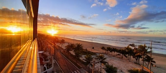 Apt on the sand, privileged sea view