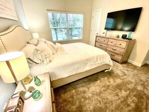 4 bedrooms, iron/ironing board, WiFi