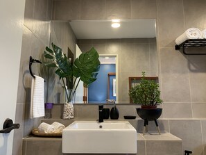 Condo | Bathroom