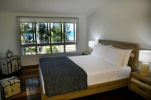 3 chambres, fer et planche à repasser, Wi-Fi, draps fournis