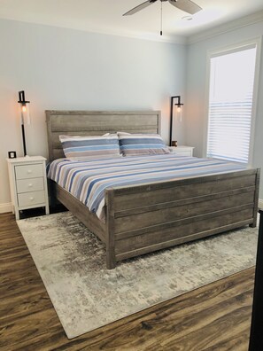 3 bedrooms, in-room safe, iron/ironing board, WiFi