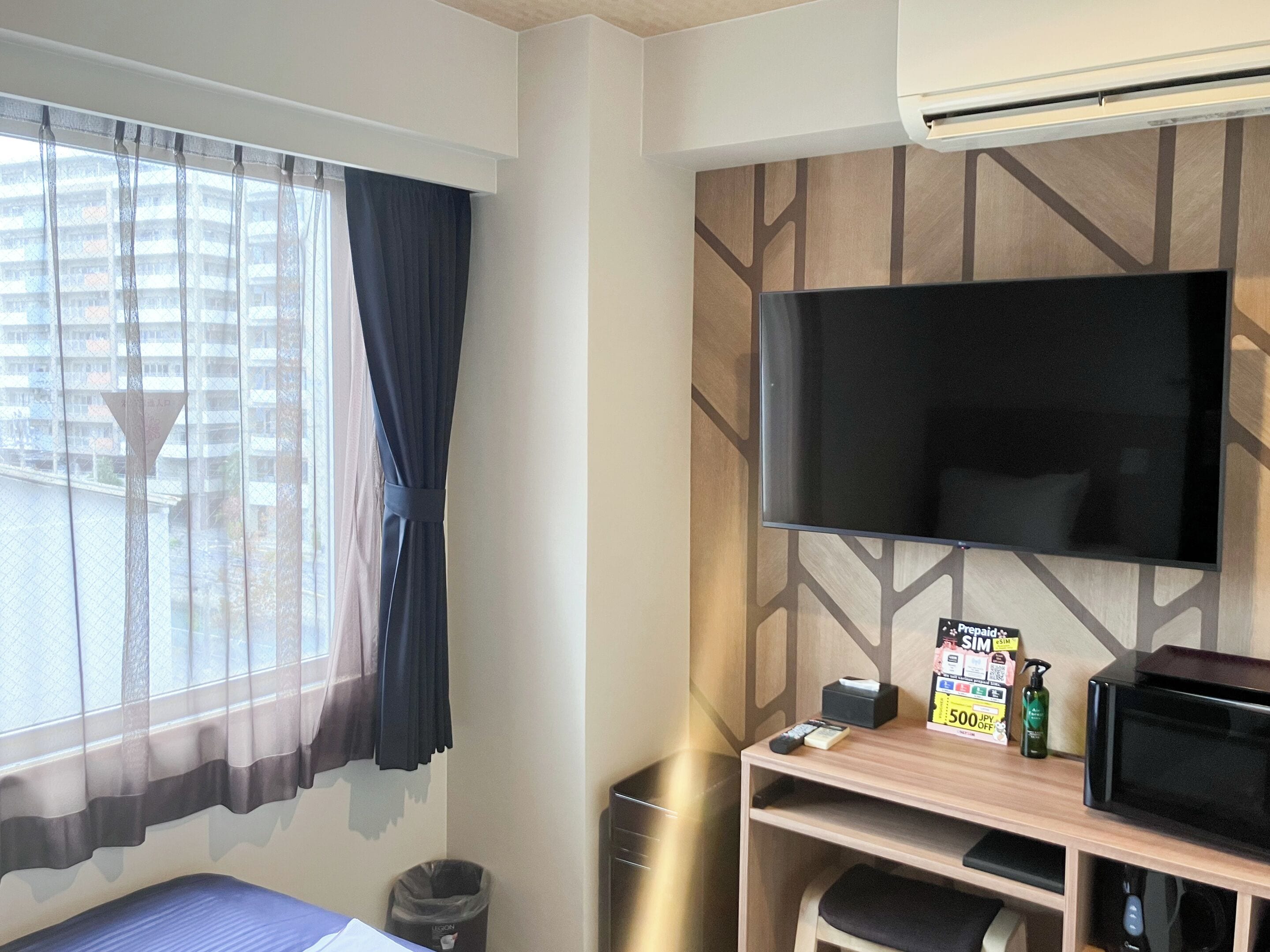 Individually decorated, desk, free WiFi, bed sheets