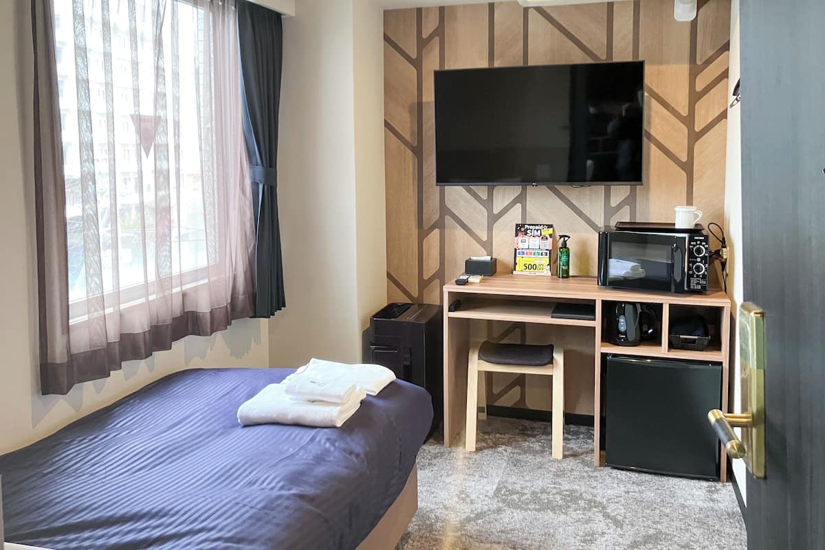 Individually decorated, desk, free WiFi, bed sheets