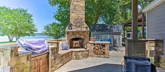 Lakefront Retreat w/ Pier, Bar Hut & Fireplace!