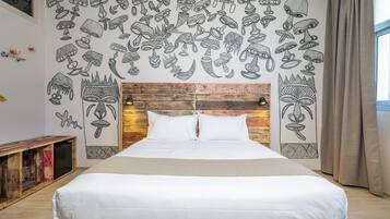 Premium bedding, in-room safe, individually decorated