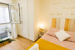 1 habitación, tabla de planchar con plancha, wifi y ropa de cama