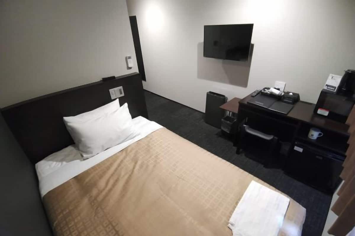 Individually decorated, desk, free WiFi, bed sheets