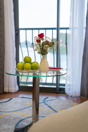 Club Paddington Deluxe | Beach/ocean view - Paddington Hotel Halong Bayview (Ha Long)