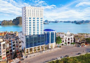 Front of property - Paddington Hotel Halong Bayview (Ha Long)