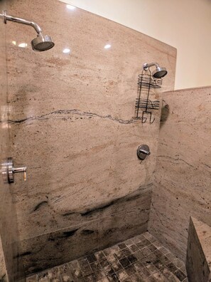 Bathtub, jetted tub, hair dryer, towels
