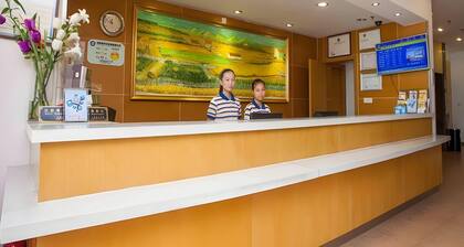 7 Days Inn Chongqing Shapingba High-speed Railway Station