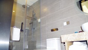 Bathroom - Lavande Hotel Wuhan Wangjiawan Metro Station (Wuhan)