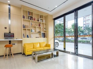 Living area - 7 Days Premium (Shenzhen)