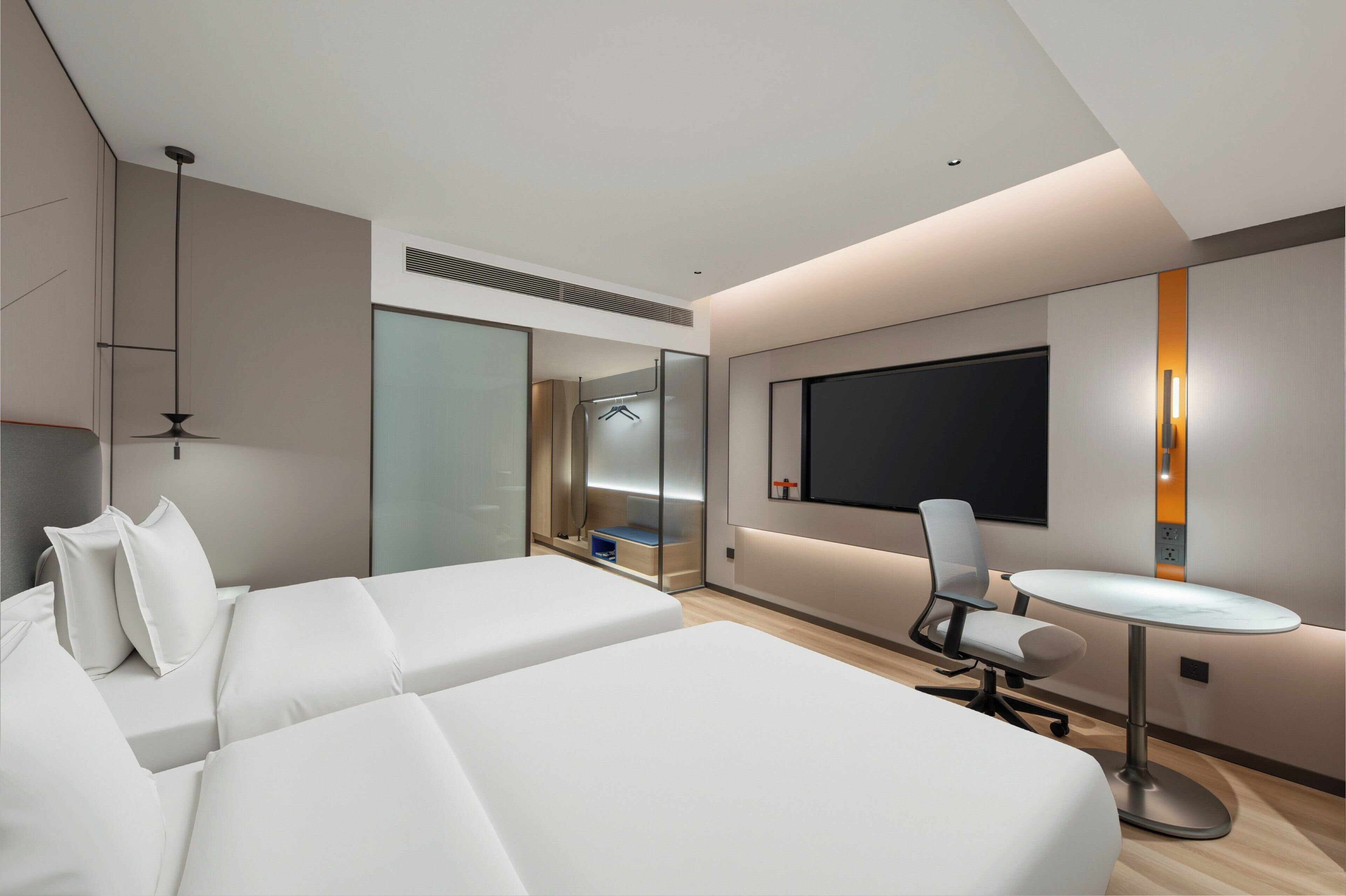 Chambre Standard, plusieurs lits (Hollywood, High Floor) | Bureau, espace de travail pour ordinateur portable, rideaux occultants