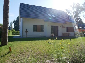 Unclassified image, 4 of 34, button