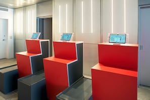 Check-in/check-out kiosk - Rakuten STAY Osaka Station North (Osaka)
