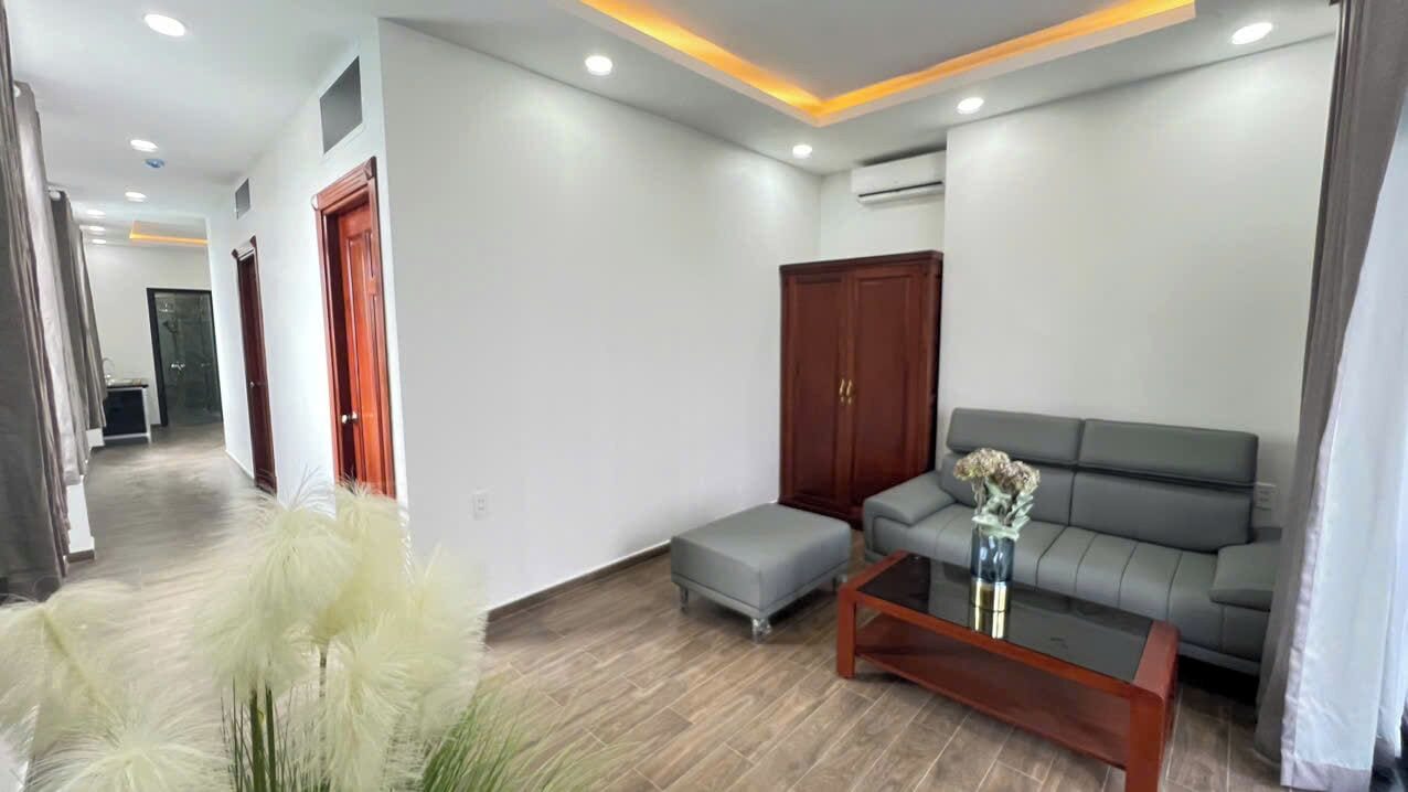 Ropa de cama de alta calidad, colchones con efecto memoria y minibar 