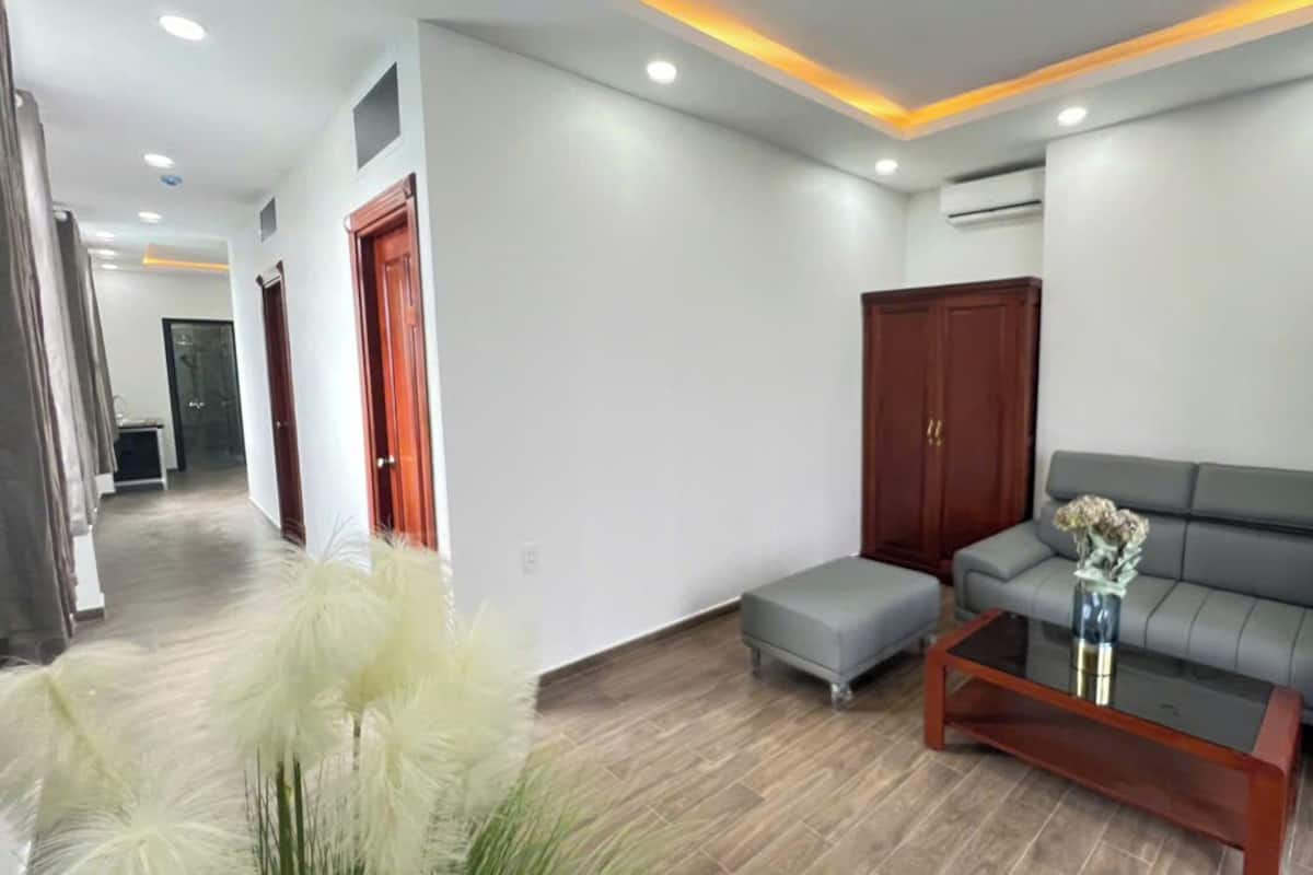 Ropa de cama de alta calidad, colchones con efecto memoria y minibar