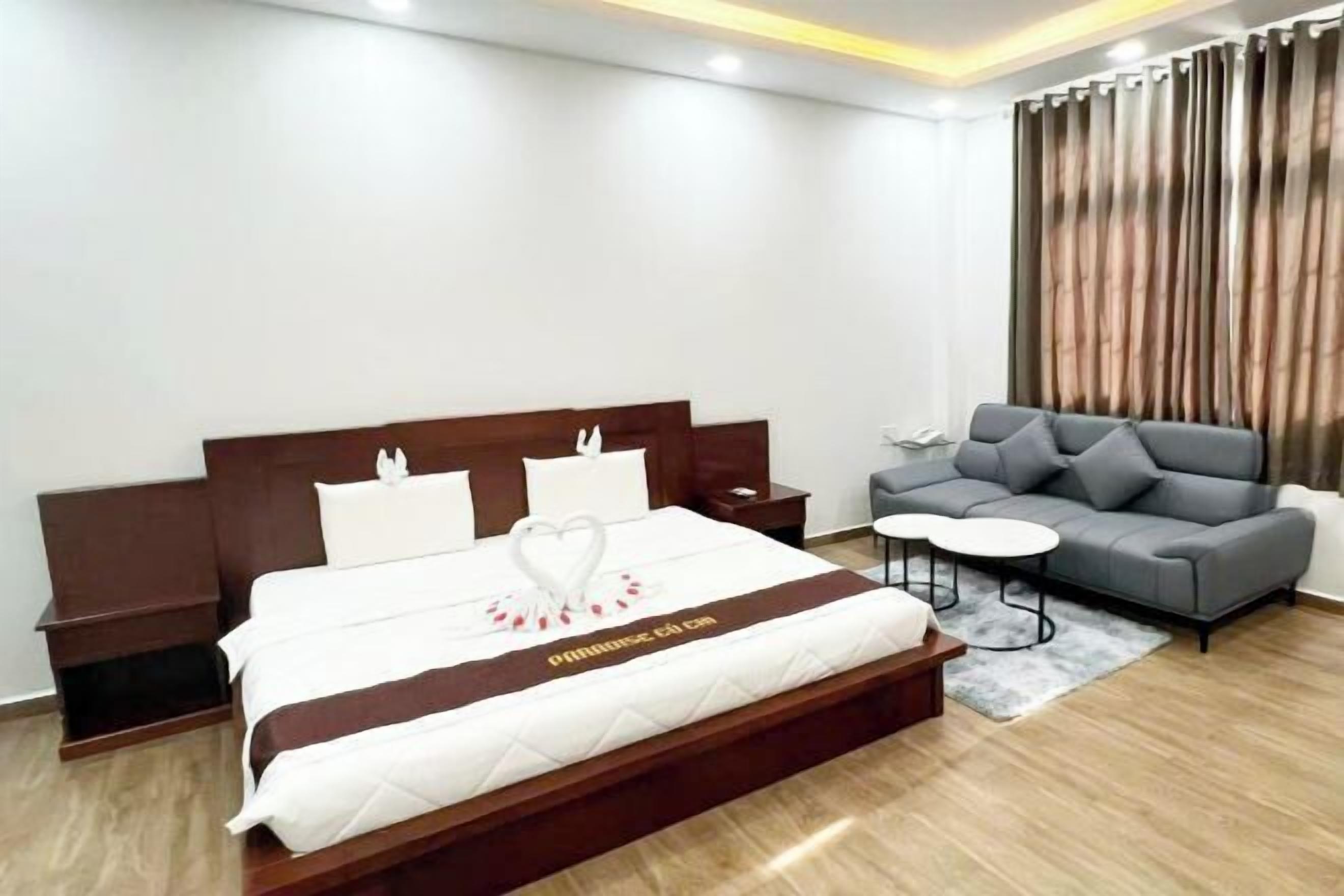 Ropa de cama de alta calidad, colchones con efecto memoria y minibar 