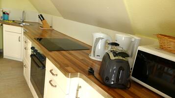 Køleskab, mikrobølgeovn, ovn, opvaskemaskine