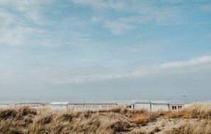 Beach nearby, 10 beach bars - Hoeve Hazegras (Knokke-Heist)