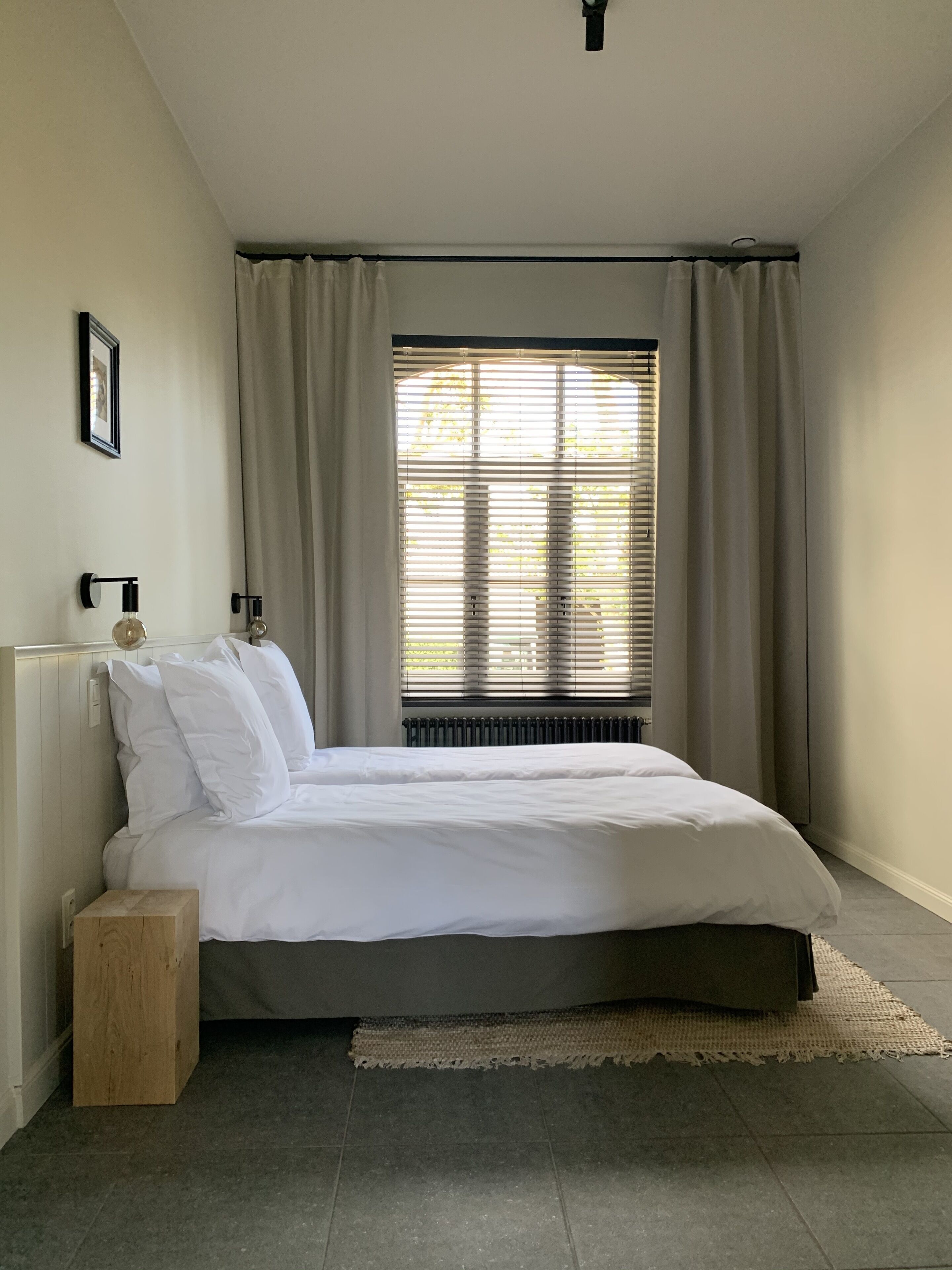 熨斗/熨衣板、免費無線上網、床單