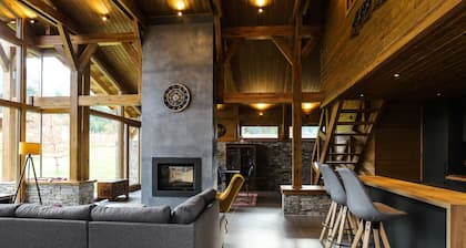 Chalet for up to 10 people with sauna nestled in the valley of 3 mountains
