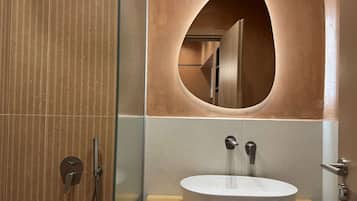 Bathtub, hair dryer, towels