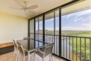 Dining - SOUTH Villa 5310 - Three bedroom condo with Bay views (Captiva)