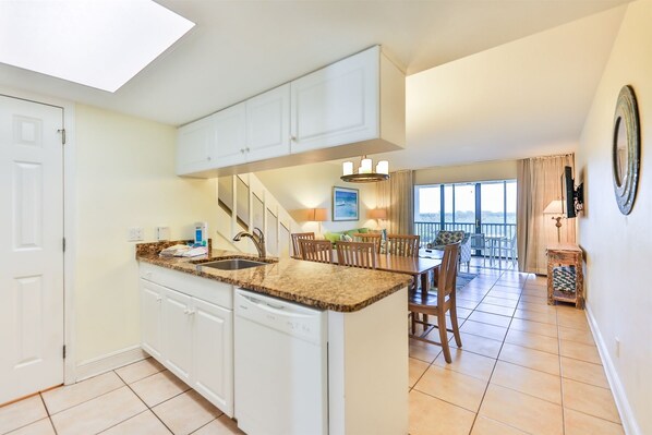 المنشأة من الداخل