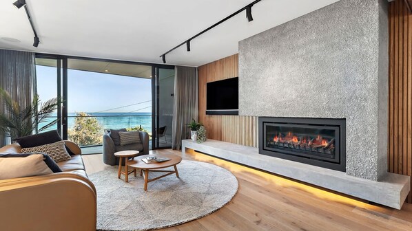 Smart TV, fireplace, stereo, offices