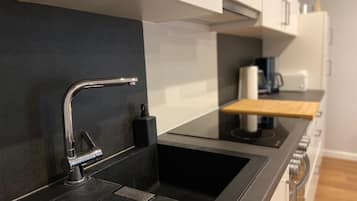 Comfort Apartment | Private kitchen | Fridge, oven, stovetop, coffee/tea maker