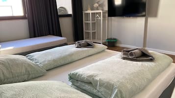 Apartemen Comfort | 2 kamar tidur, didekorasi berbeda-beda, Wi-Fi gratis, dan seprai linen